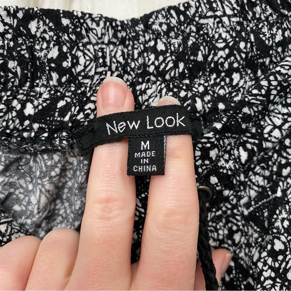 🌈5/$25 BUNDLE! New Look 👀 Black & white lounge pants/joggers with POCKETS - Picture 4 of 4